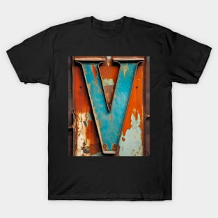 Rusty Letter V Antique Monogram Letter V Initial Alphabet T-Shirt